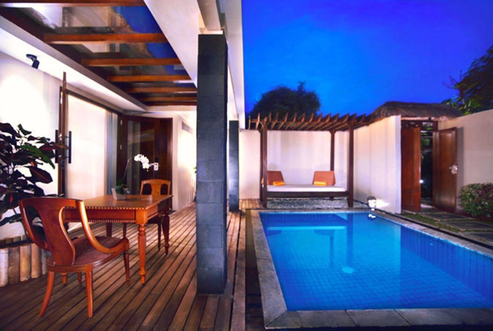 Aston Sunset Beach Resort - Gili Trawangan Exterior foto