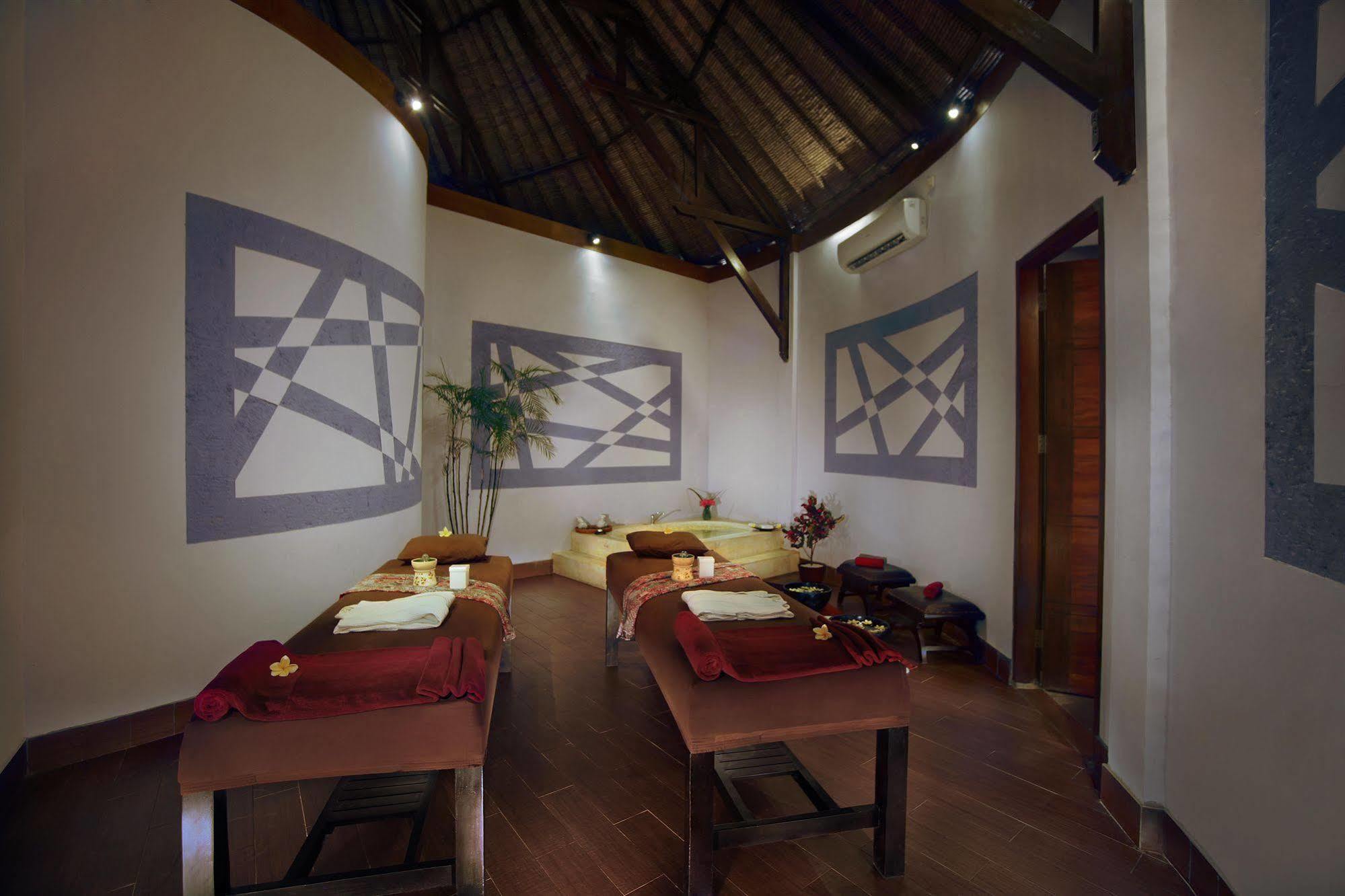 Aston Sunset Beach Resort - Gili Trawangan Exterior foto